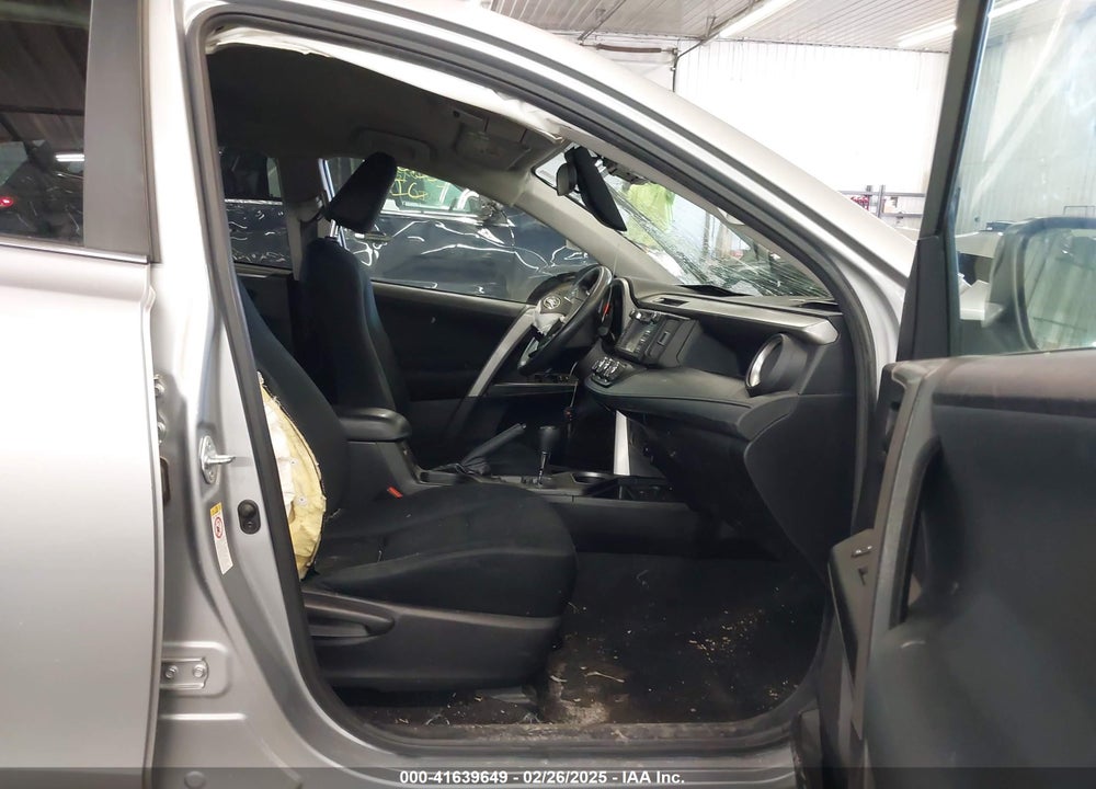 2017 TOYOTA RAV4 VIN: 2T3BFREV2HW638757