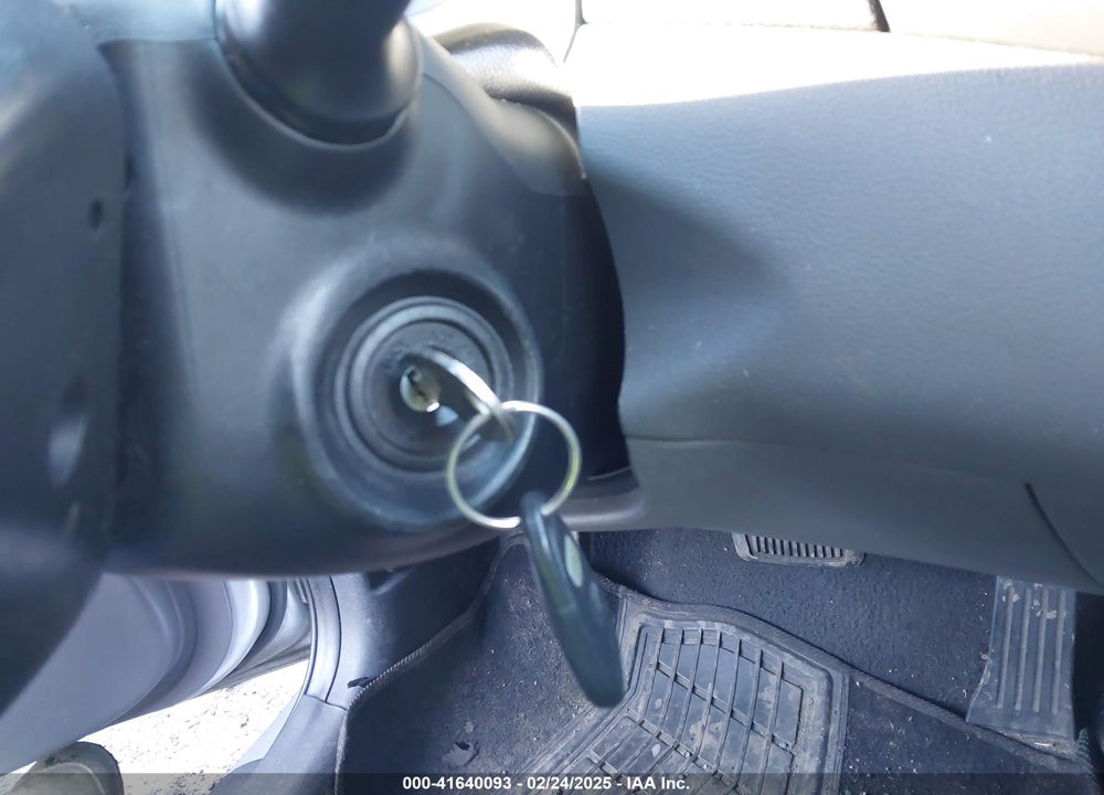 2014 HYUNDAI ELANTRA VIN: 5NPDH4AE1EH523226