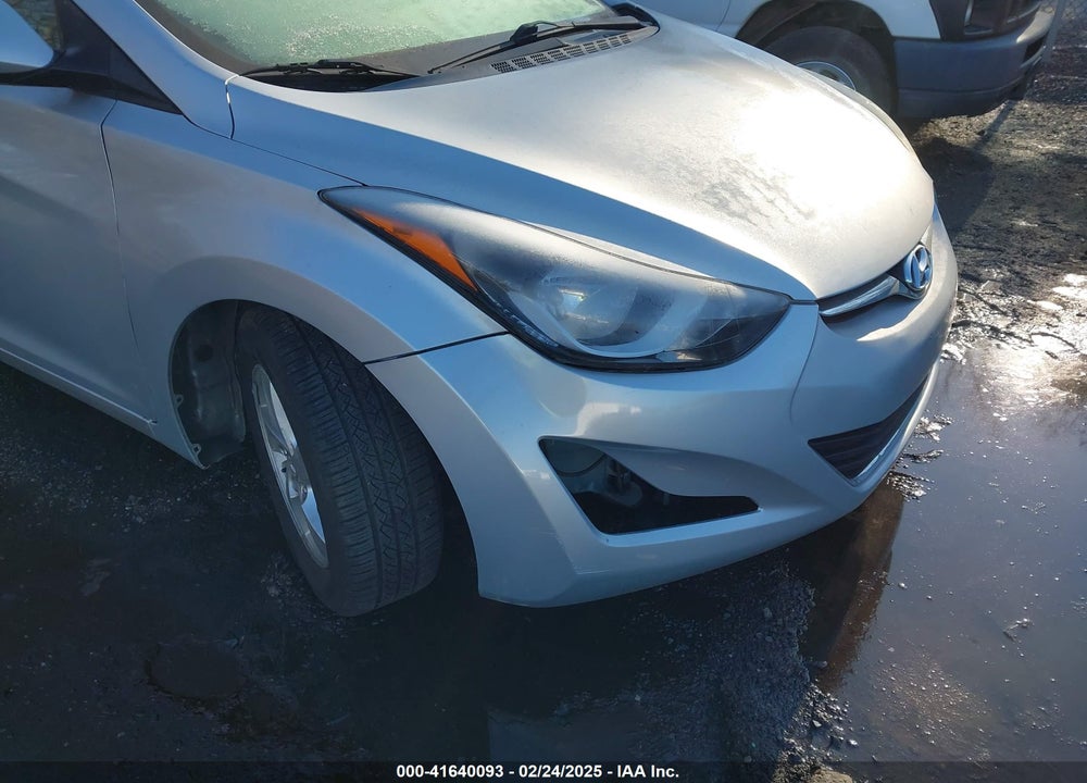 2014 HYUNDAI ELANTRA VIN: 5NPDH4AE1EH523226