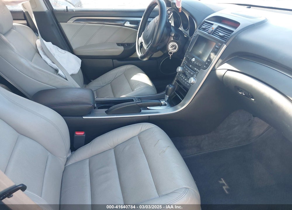 2008 ACURA TL VIN: 19UUA76578A008081