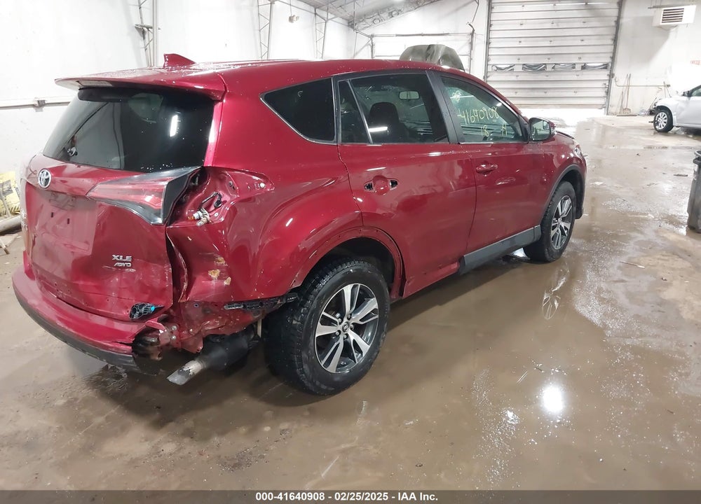 2018 TOYOTA RAV4 XLE VIN: 2T3RFREV1JW793515