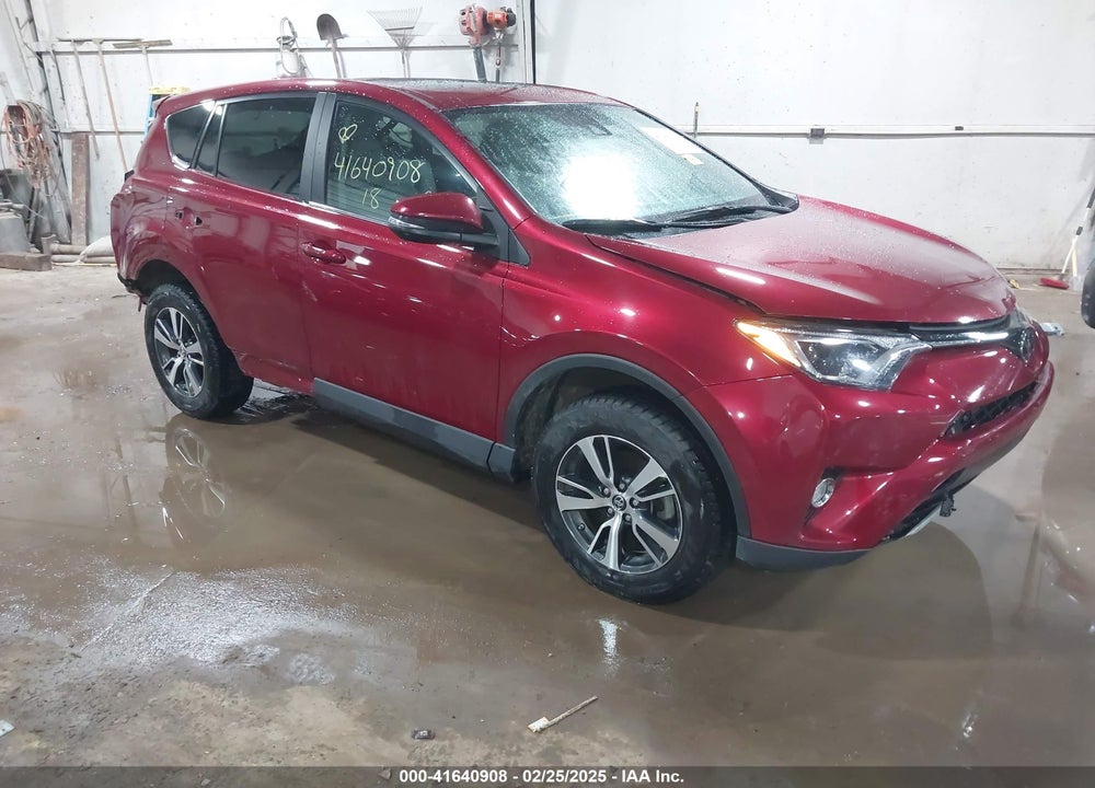 2018 TOYOTA RAV4 XLE VIN: 2T3RFREV1JW793515