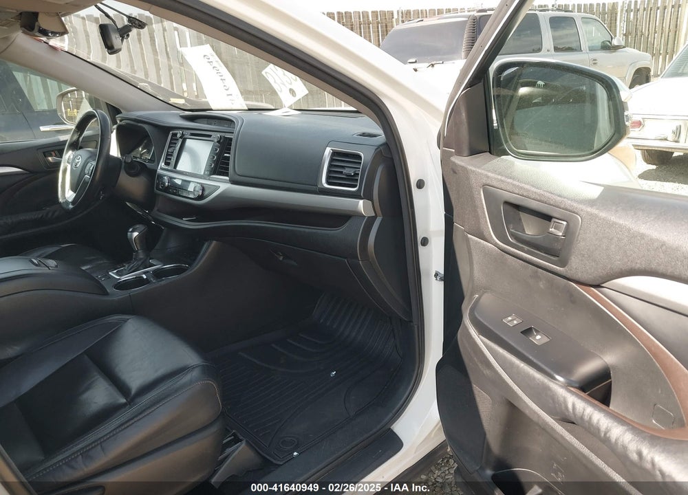 2015 TOYOTA HIGHLANDER VIN: 5TDJKRFH7FS177151