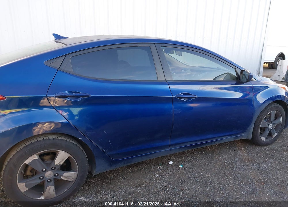 2013 HYUNDAI ELANTRA VIN: KMHDH4AE6DU877355