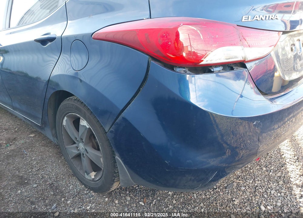 2013 HYUNDAI ELANTRA VIN: KMHDH4AE6DU877355