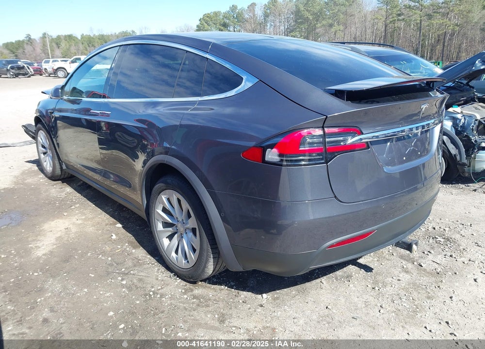 2020 TESLA MODEL X VIN: 5YJXCBE23LF233601