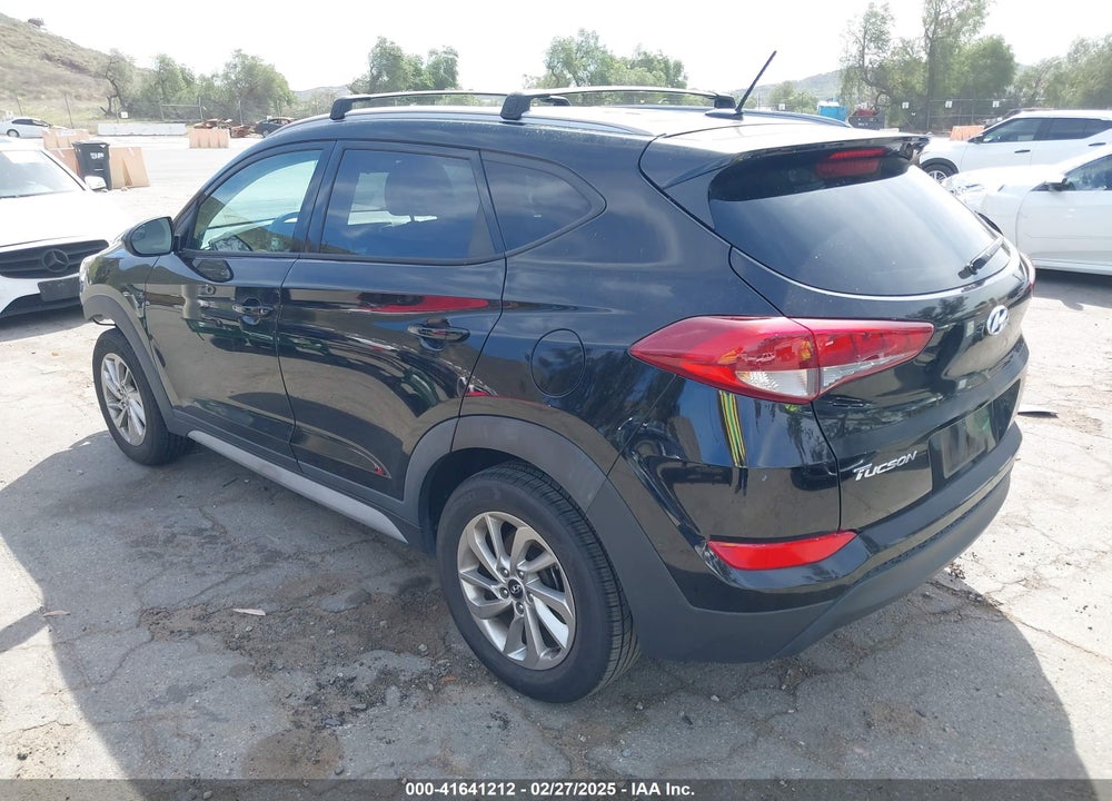 2017 HYUNDAI TUCSON VIN: KM8J33A49HU437669