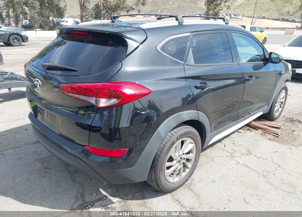 2017 HYUNDAI TUCSON VIN: KM8J33A49HU437669