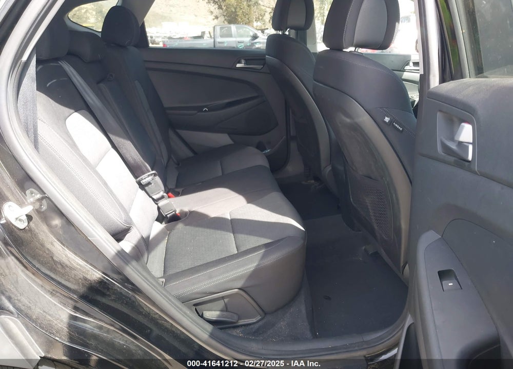 2017 HYUNDAI TUCSON VIN: KM8J33A49HU437669