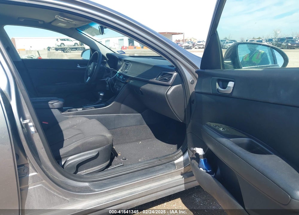 2016 KIA OPTIMA VIN: 5XXGT4L33GG025549
