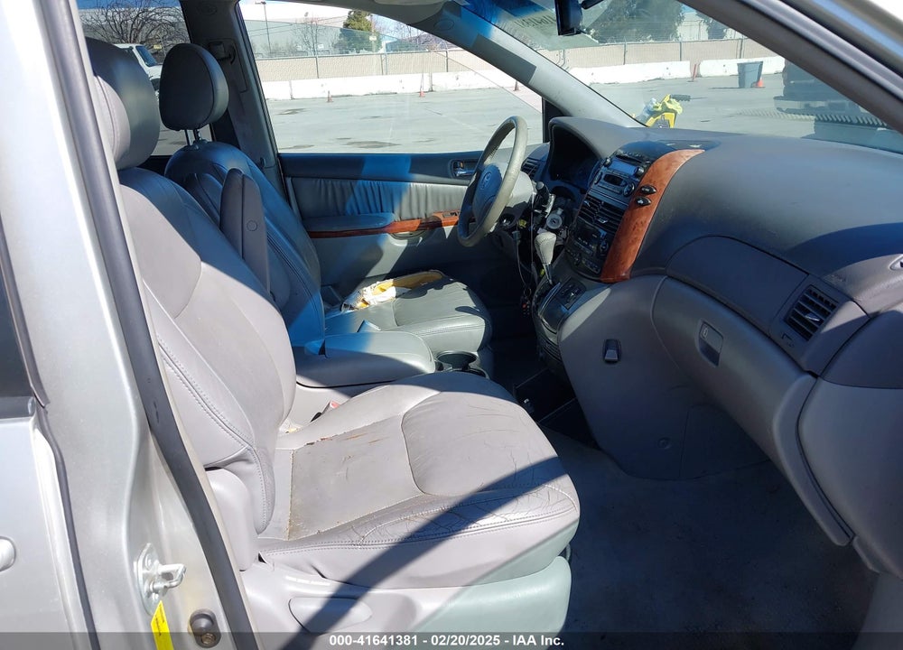 2004 TOYOTA SIENNA XLE VIN: 5TDZA22C34S117890