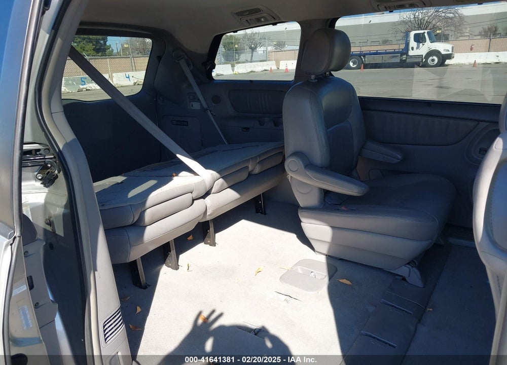 2004 TOYOTA SIENNA XLE VIN: 5TDZA22C34S117890