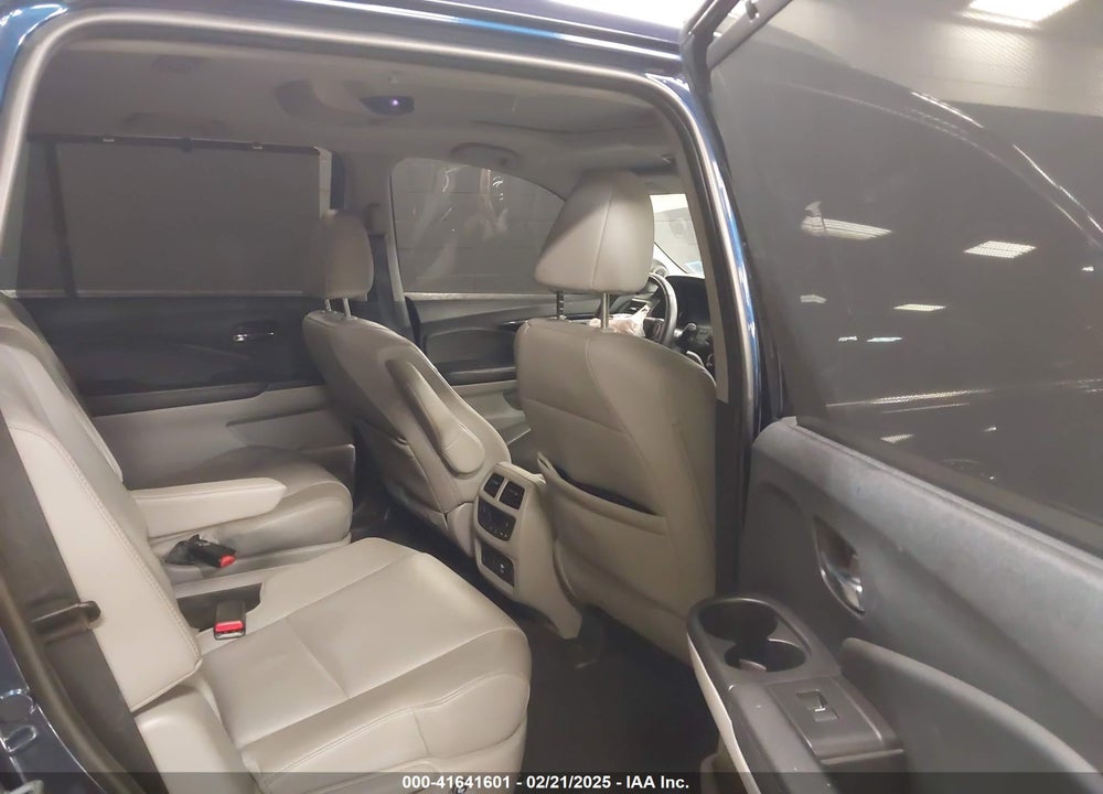 2022 HONDA PILOT AWD TOURING 7 PASSENGER VIN: 5FNYF6H65NB052164