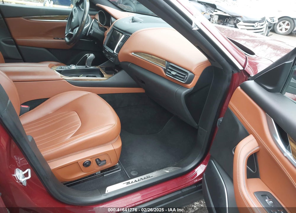 2017 MASERATI LEVANTE VIN: ZN661XUL4HX245681