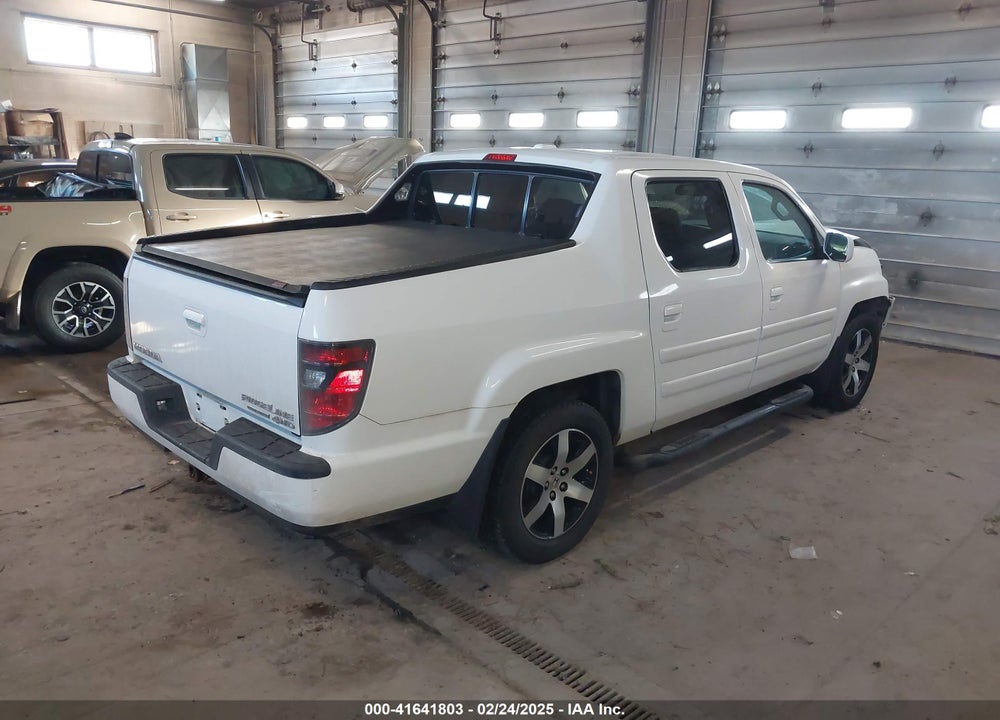 2014 HONDA RIDGELINE VIN: 5FPYK1F6XEB010582