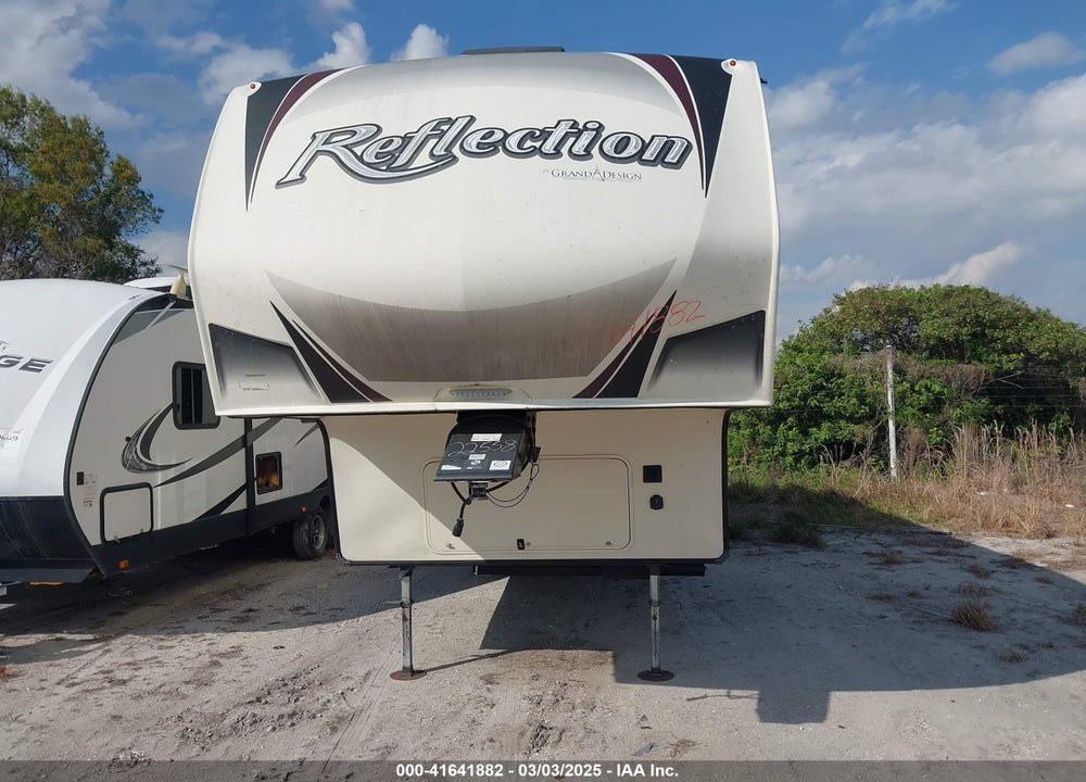 2019 GRAND DESIGN REFLECTION VIN: 573FR3720K3322558