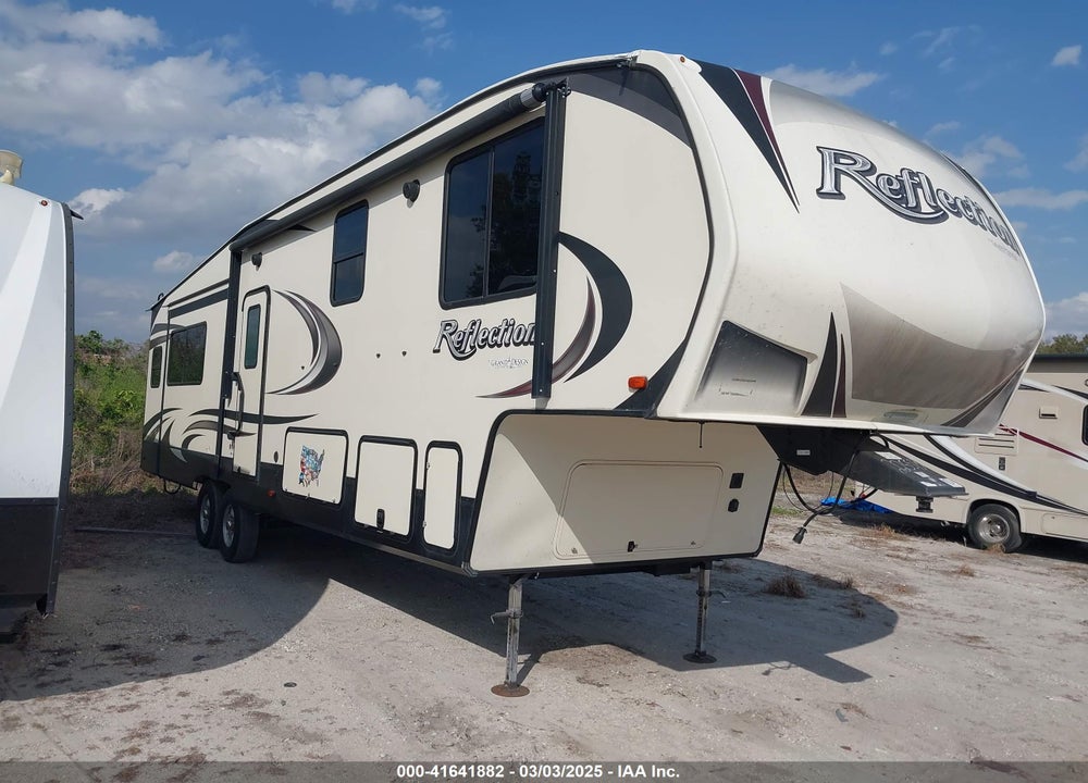 2019 GRAND DESIGN REFLECTION VIN: 573FR3720K3322558