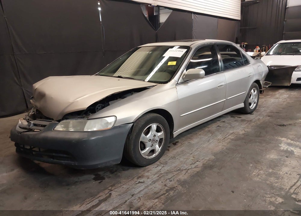 1998 HONDA ACCORD EX VIN: 1HGCG6673WA272112