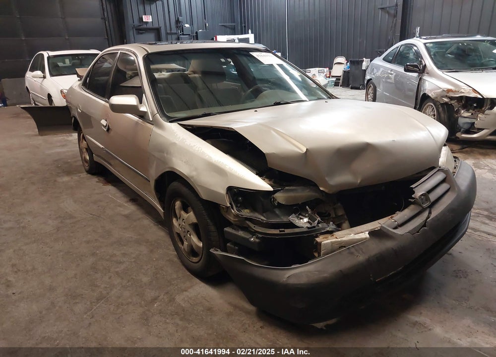 1998 HONDA ACCORD EX VIN: 1HGCG6673WA272112