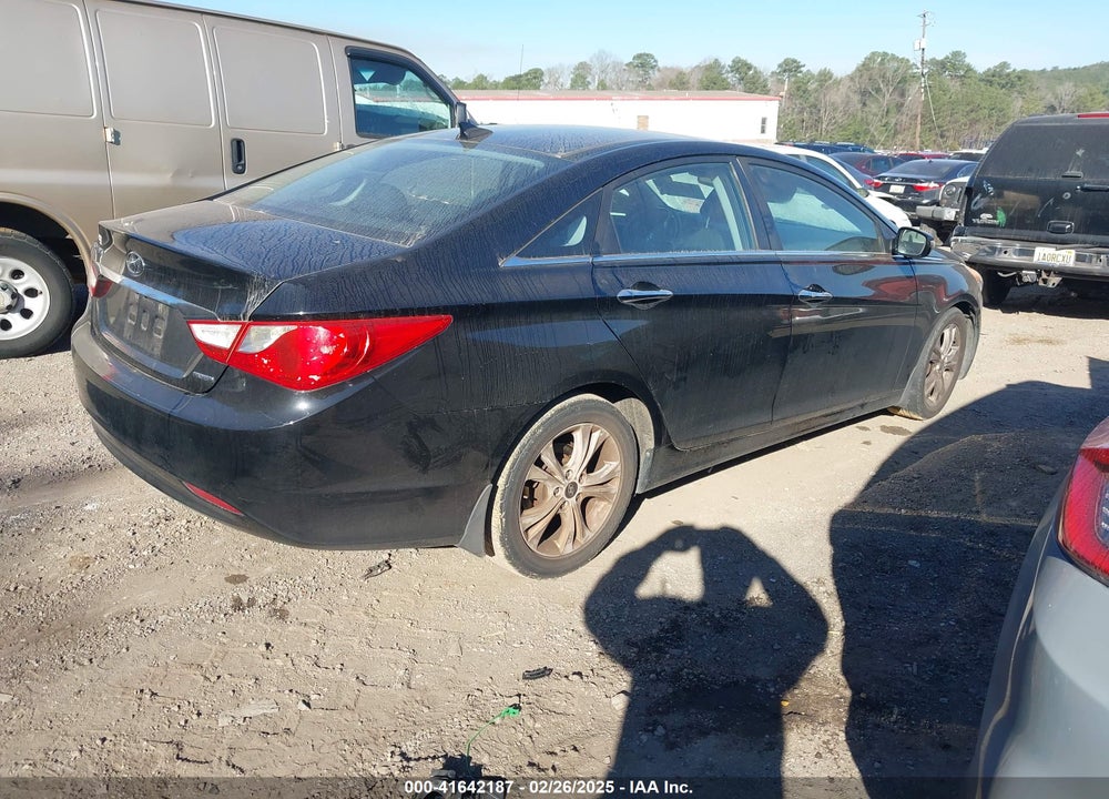 2013 HYUNDAI SONATA VIN: 5NPEC4AC4DH640136