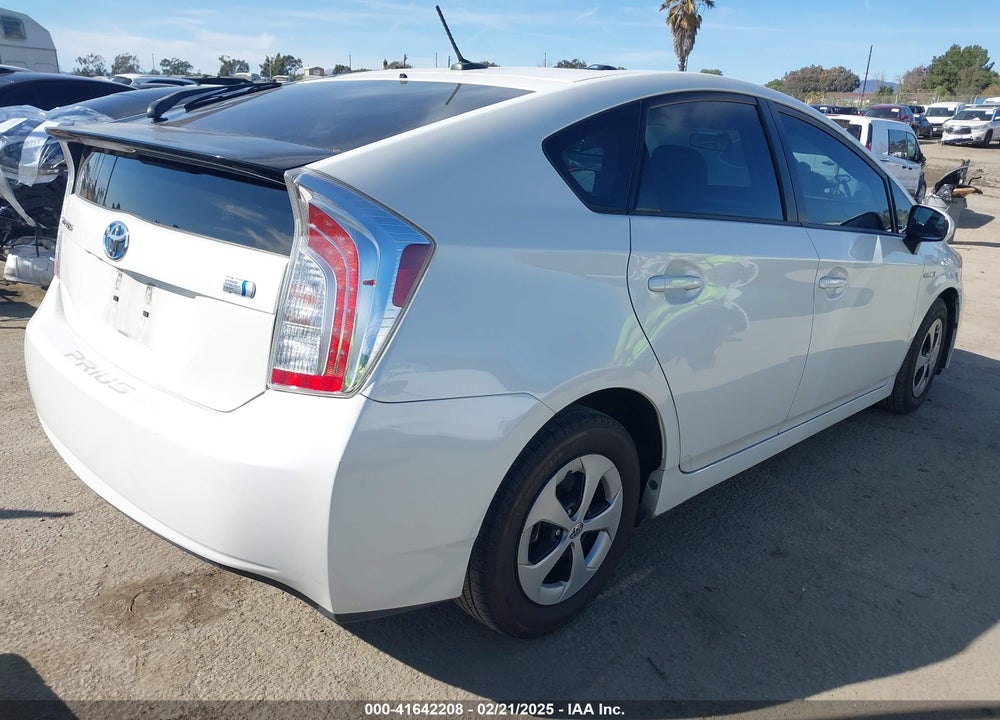 2013 TOYOTA PRIUS VIN: JTDKN3DU2D5584452