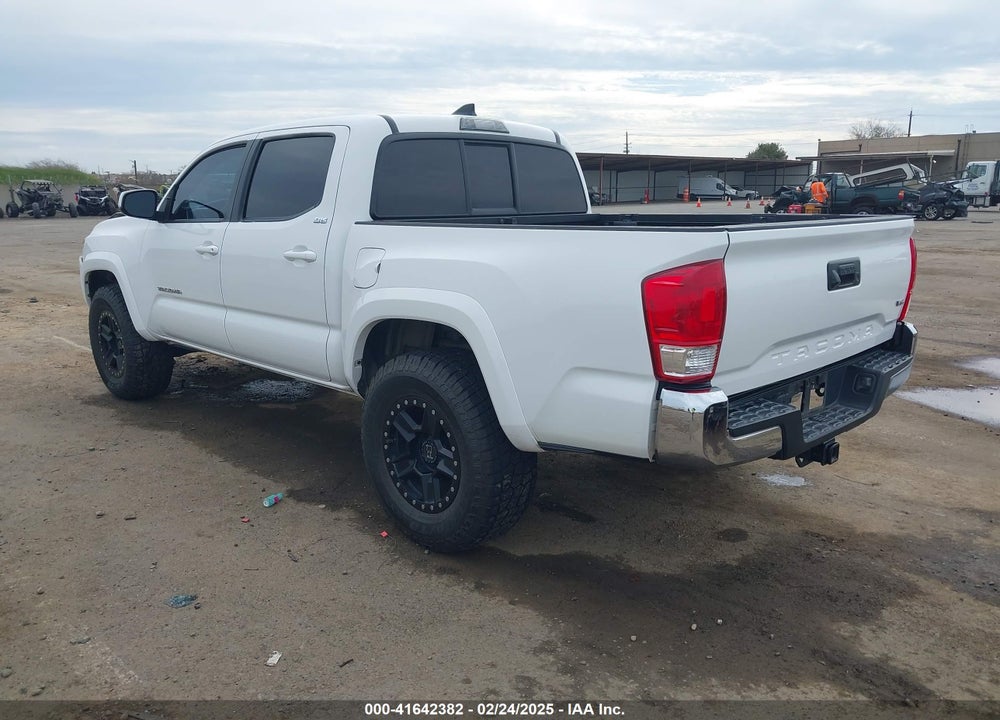 2017 TOYOTA TACOMA SR5 V6 VIN: 3TMAZ5CN9HM040584