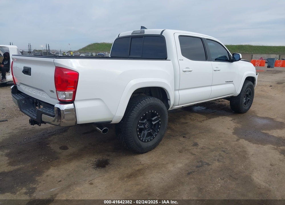 2017 TOYOTA TACOMA SR5 V6 VIN: 3TMAZ5CN9HM040584