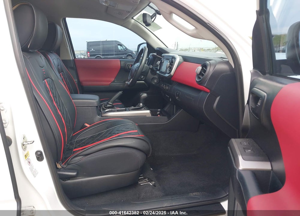 2017 TOYOTA TACOMA SR5 V6 VIN: 3TMAZ5CN9HM040584