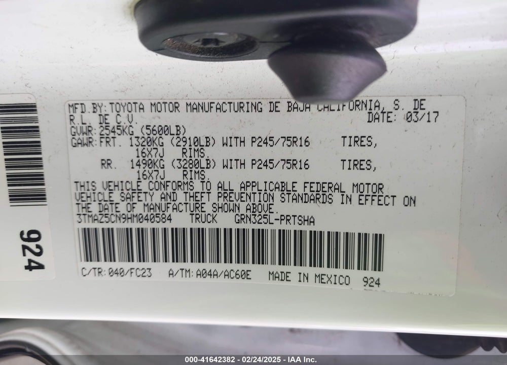 2017 TOYOTA TACOMA SR5 V6 VIN: 3TMAZ5CN9HM040584