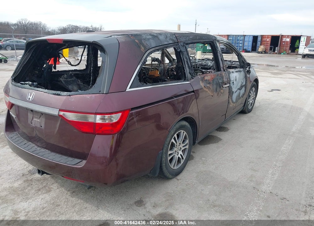 2011 HONDA ODYSSEY VIN: 5FNRL5H61BB074603