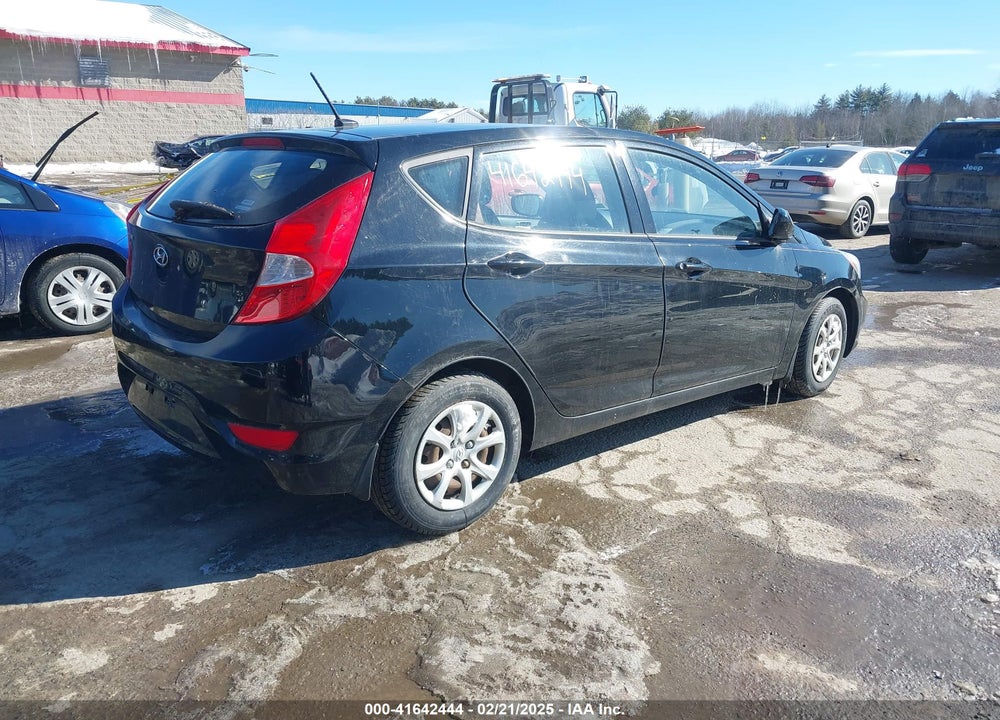 2013 HYUNDAI ACCENT VIN: KMHCT5AE9DU082462
