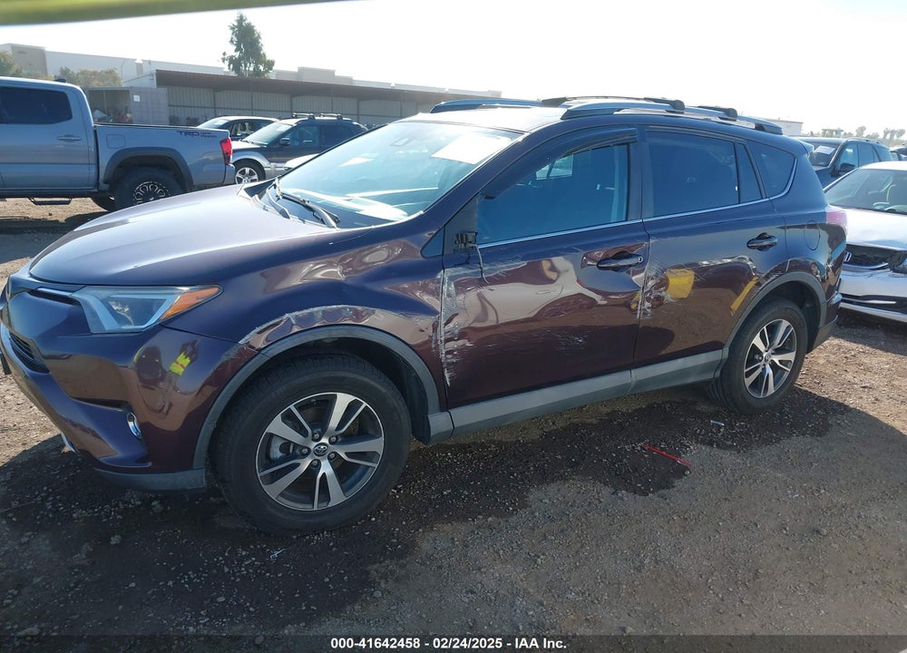 2017 TOYOTA RAV4 XLE VIN: 2T3RFREV7HW553119