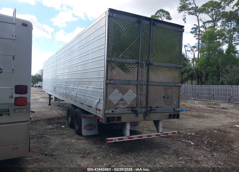 2005 UTILITY TRAILER MFG UTILITY TRAILER MFG VIN: 1UYVS25365M586431