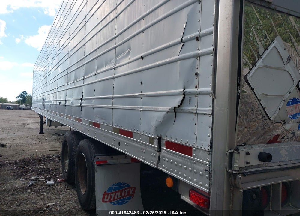 2005 UTILITY TRAILER MFG UTILITY TRAILER MFG VIN: 1UYVS25365M586431