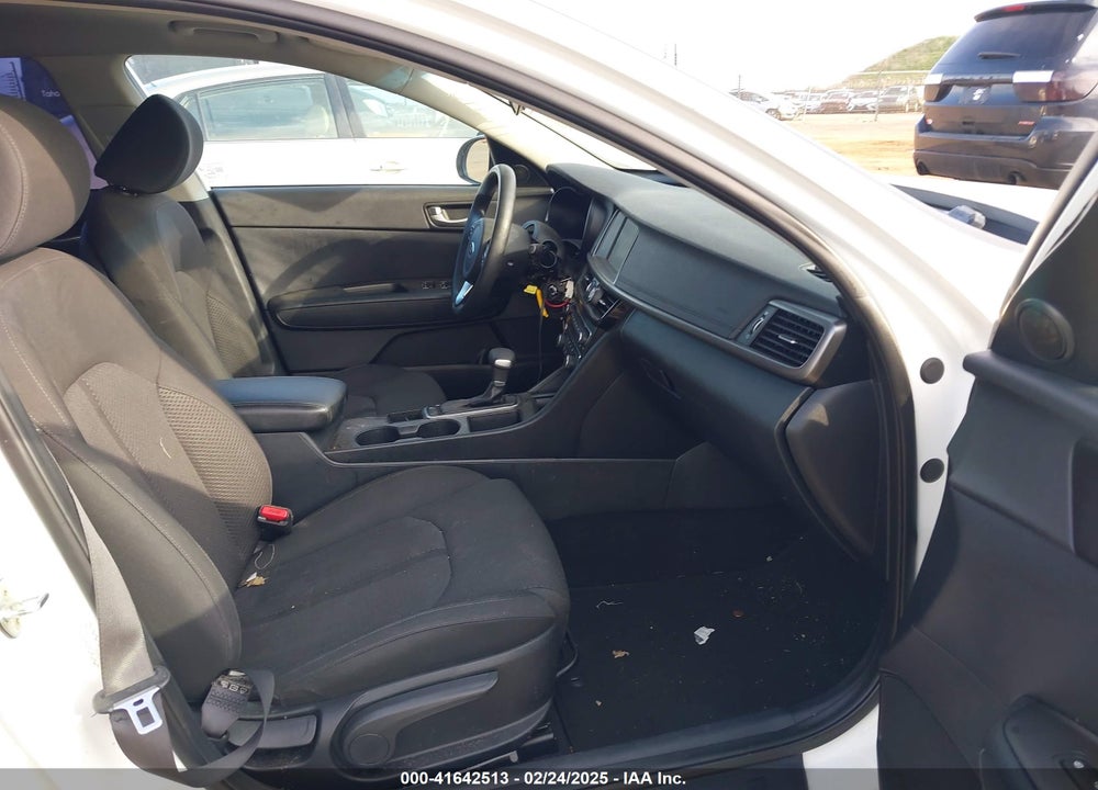 2018 KIA OPTIMA VIN: KNAGT4L33J5198951