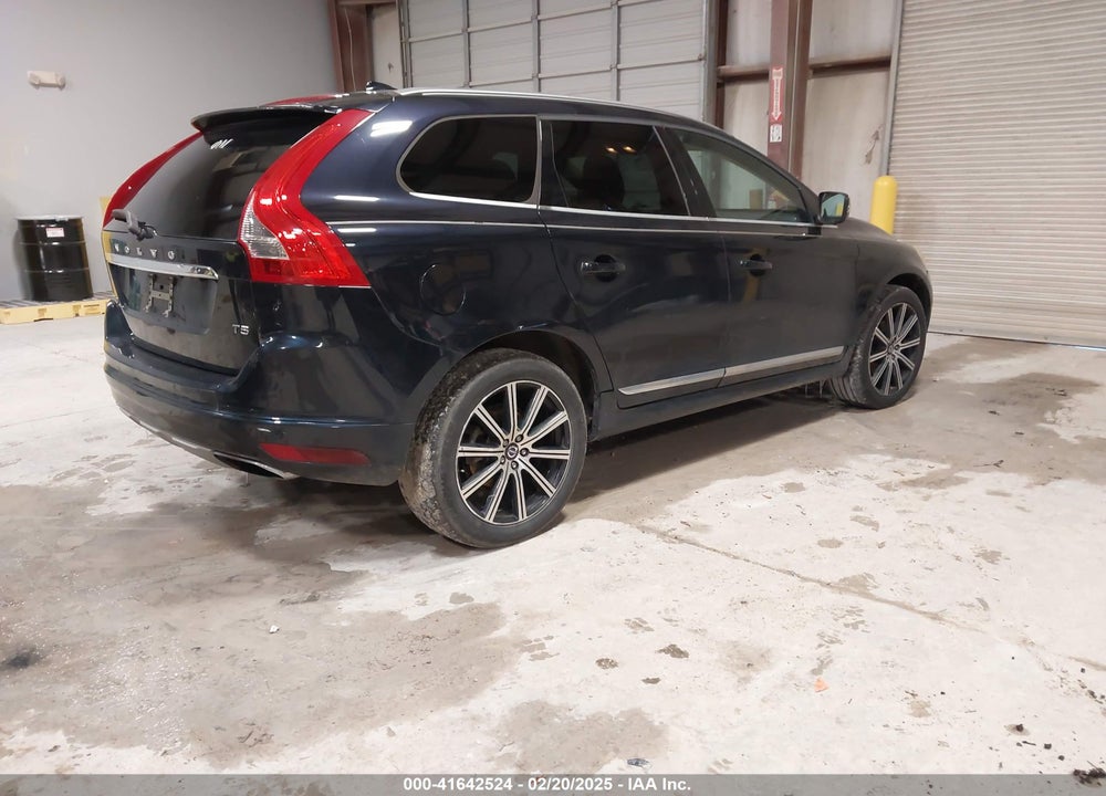 2016 VOLVO XC60 T5 DRIVE-E PREMIER VIN: YV440MDK4G2853615