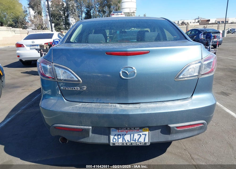 2011 MAZDA 3 I TOURING VIN: JM1BL1VG8B1470396