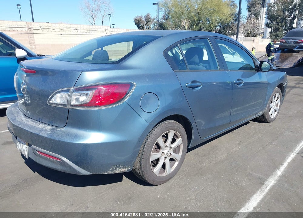 2011 MAZDA 3 I TOURING VIN: JM1BL1VG8B1470396