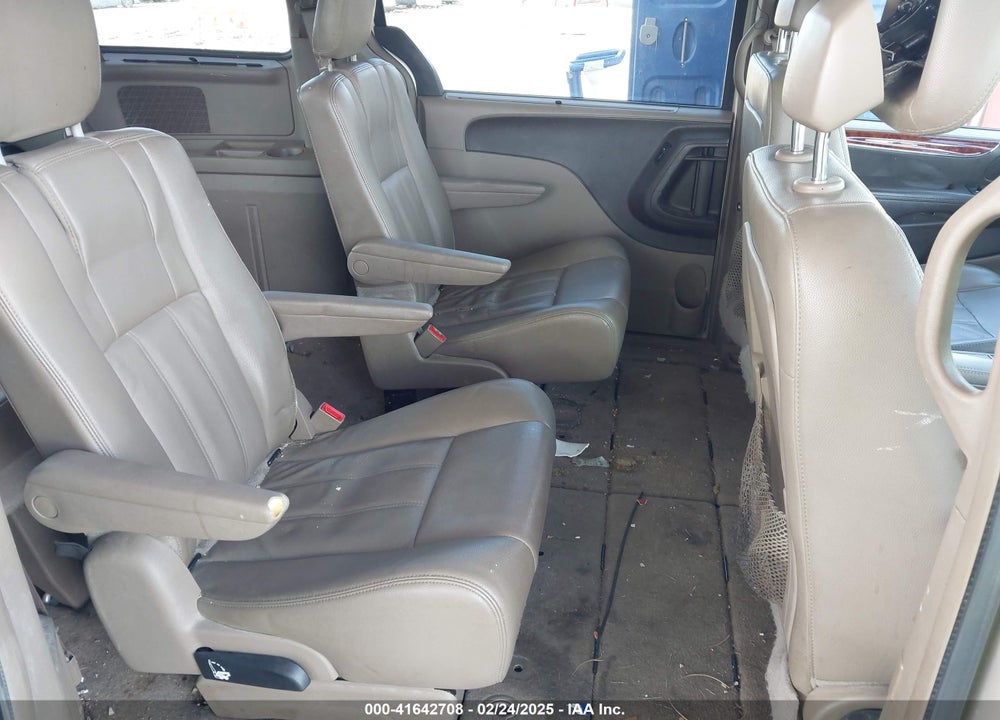 2014 CHRYSLER TOWN & COUNTRY TOURING VIN: 2C4RC1BG8ER258875