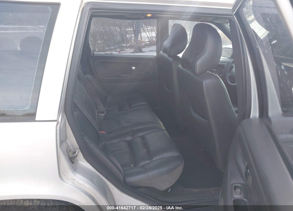 2000 VOLVO V70 XC SE VIN: YV1LZ56D7Y2712994