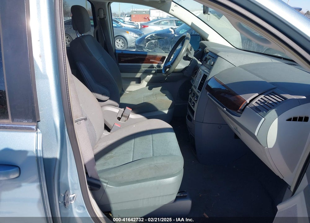2010 CHRYSLER TOWN & COUNTRY TOURING VIN: 2A4RR5D17AR346125
