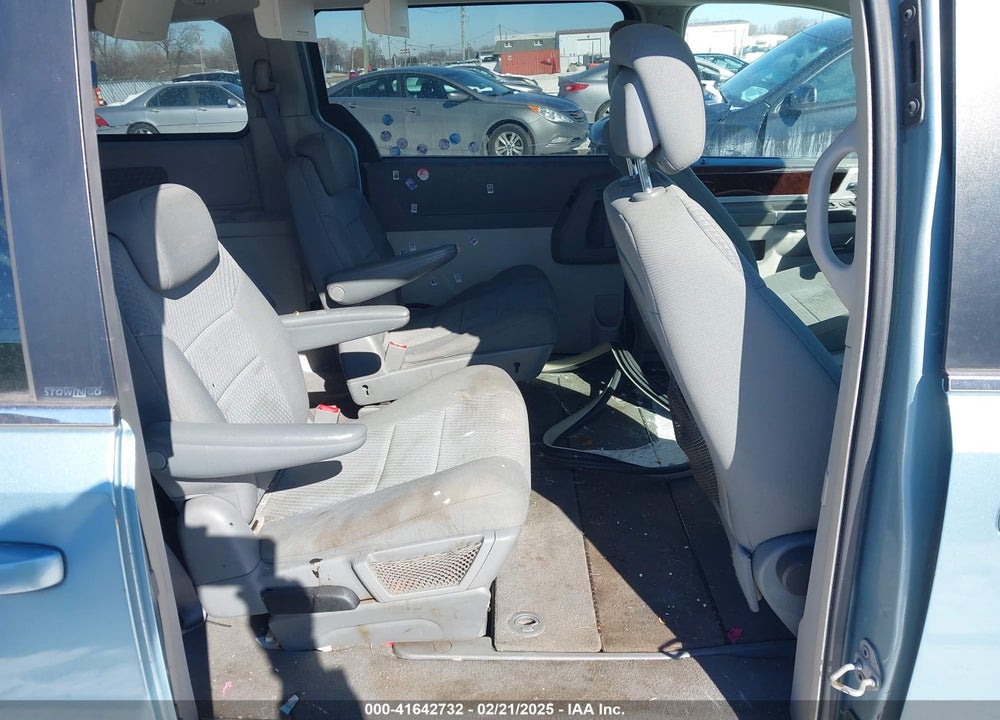 2010 CHRYSLER TOWN & COUNTRY TOURING VIN: 2A4RR5D17AR346125