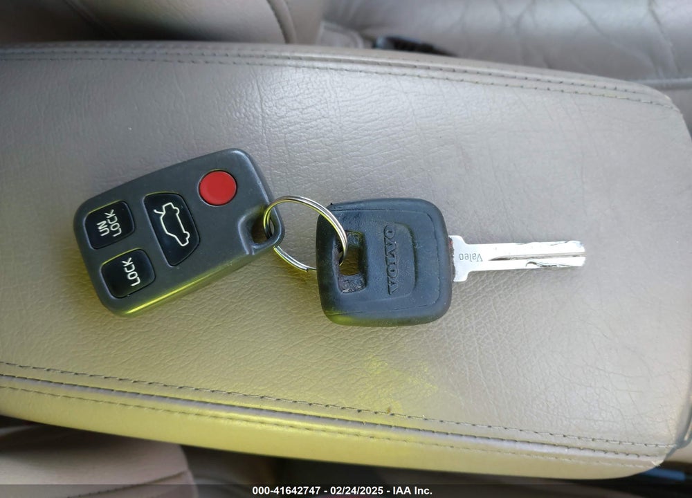 2004 VOLVO C70 HT VIN: YV1NC62DX4J041472