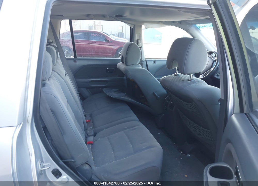2006 HONDA PILOT EX VIN: 5FNYF18486B005102