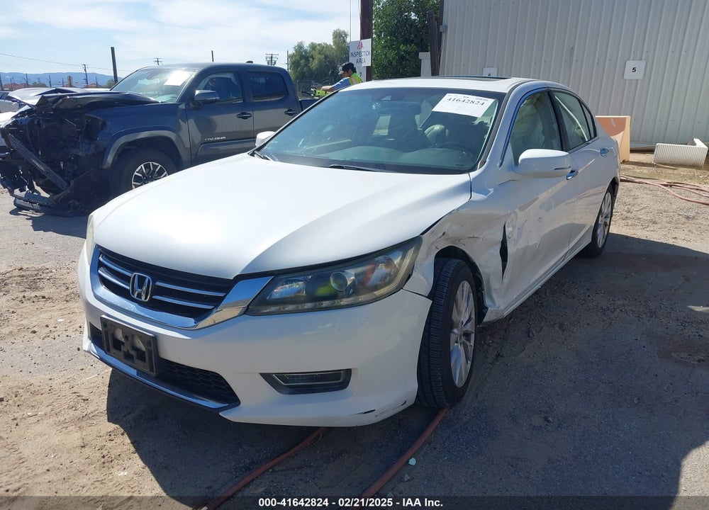 2013 HONDA ACCORD VIN: 1HGCR3F87DA042152
