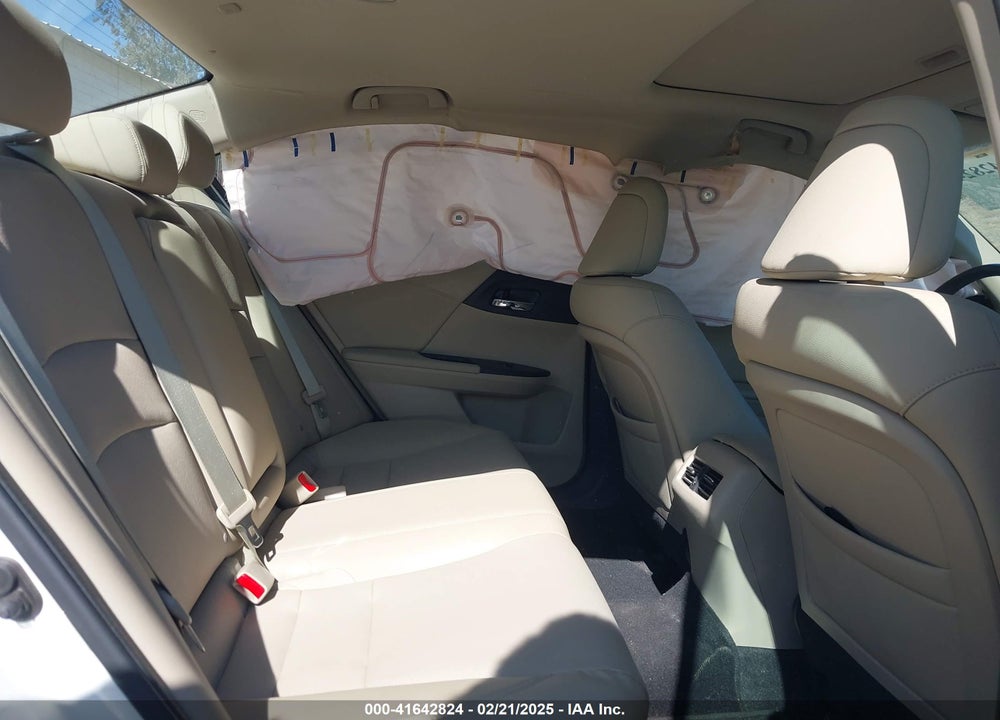 2013 HONDA ACCORD VIN: 1HGCR3F87DA042152