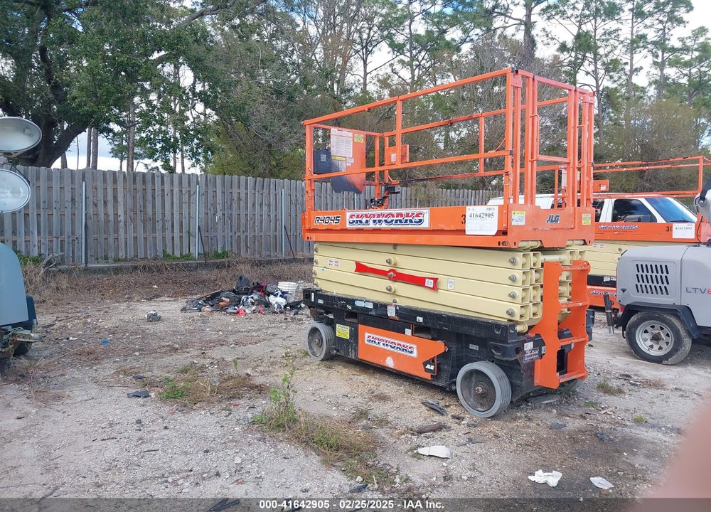 2022 JLG R4045 VIN: M200063000