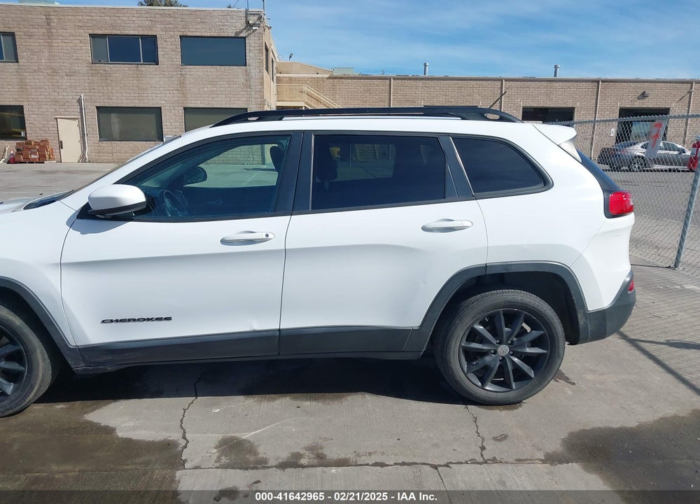 2014 JEEP CHEROKEE VIN: 1C4PJLCB3EW302204
