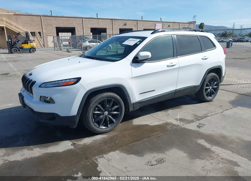 2014 JEEP CHEROKEE VIN: 1C4PJLCB3EW302204