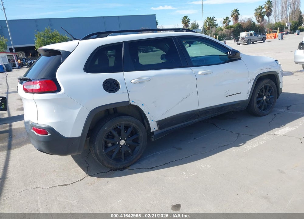 2014 JEEP CHEROKEE VIN: 1C4PJLCB3EW302204